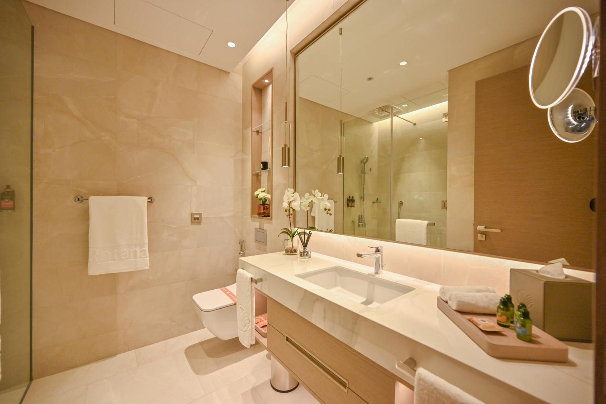 فندق Onyx Rotana المنامة المظهر الخارجي الصورة Bathroom