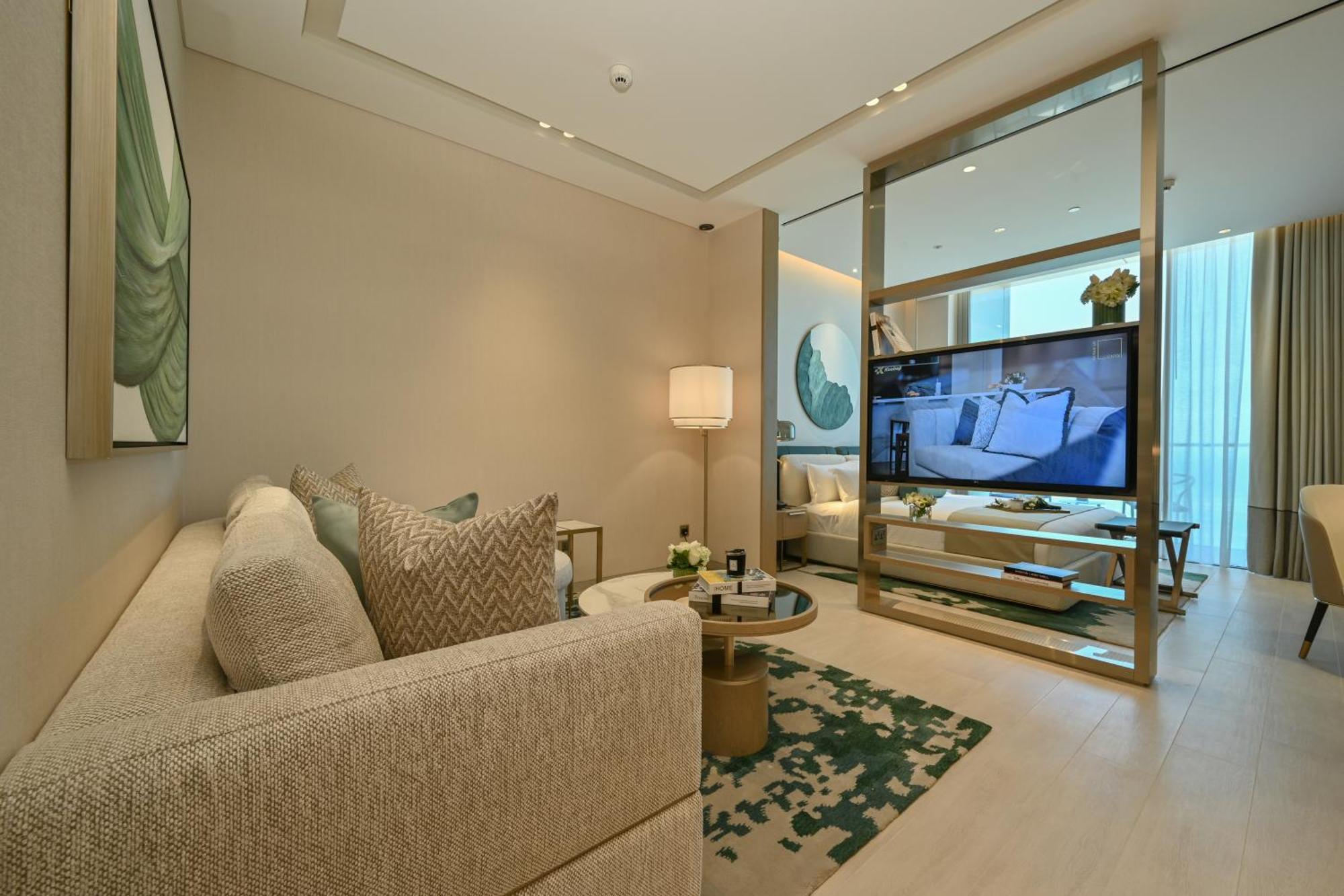 فندق Onyx Rotana المنامة المظهر الخارجي الصورة A living room at the Ritz-Carlton, DIFC